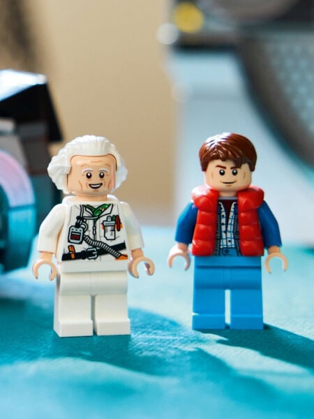 LEGO® Speed Champions Back to the Future Time Machine (Geleceğe Dönüş’ten Zaman Makinesi), 357 Parça