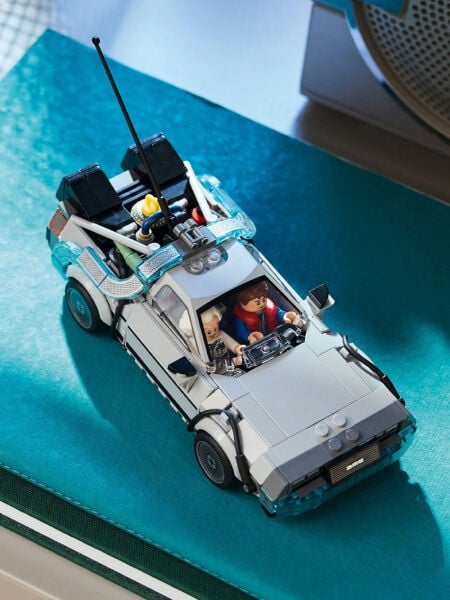 LEGO® Speed Champions Back to the Future Time Machine (Geleceğe Dönüş’ten Zaman Makinesi), 357 Parça