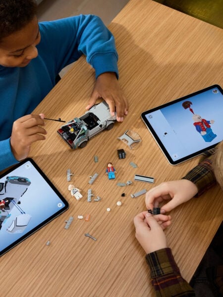 LEGO® Speed Champions Back to the Future Time Machine (Geleceğe Dönüş’ten Zaman Makinesi), 357 Parça