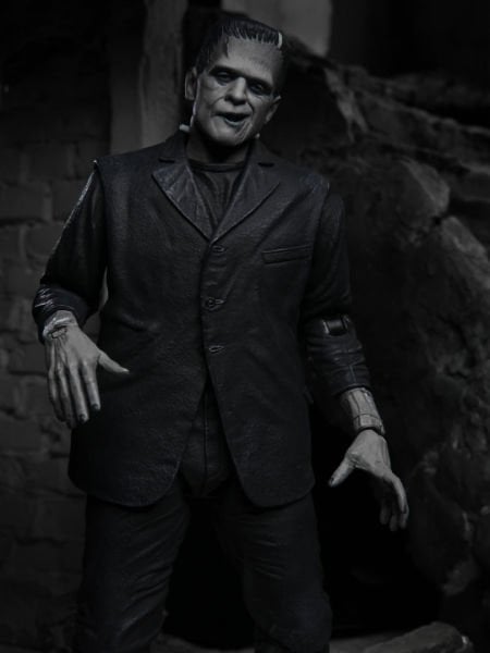 Universal Monsters - Ultimate Frankenstein's Monster (Black & White) Aksiyon Figürü