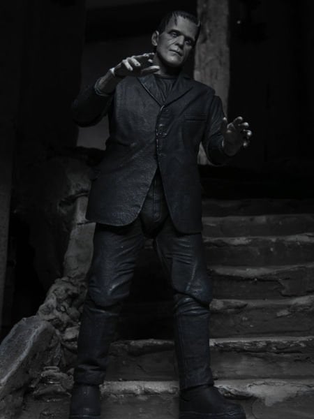 Universal Monsters - Ultimate Frankenstein's Monster (Black & White) Aksiyon Figürü