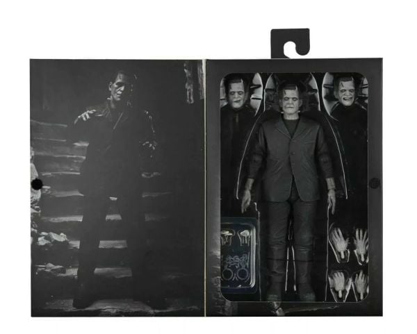 Universal Monsters - Ultimate Frankenstein's Monster (Black & White) Aksiyon Figürü