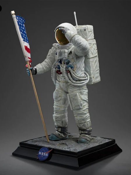 NASA - Apollo 11 Astronaut 1/10 Art Scale Limited Edition Heykel
