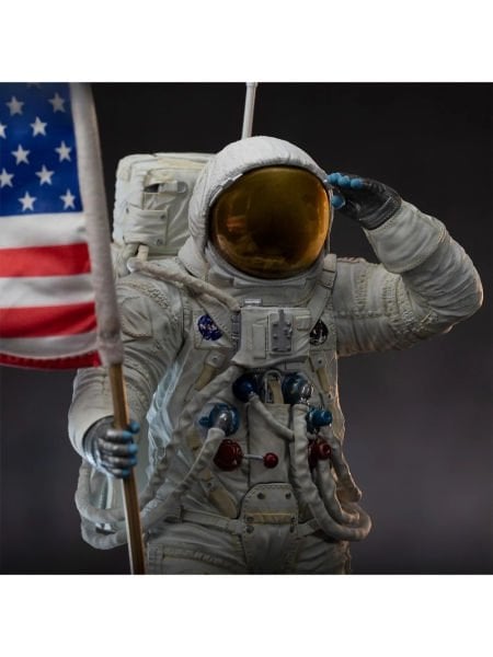 NASA - Apollo 11 Astronaut 1/10 Art Scale Limited Edition Heykel