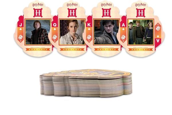 Harry Potter - Hogwarts Arması Şekilli İskambil Kağıdı