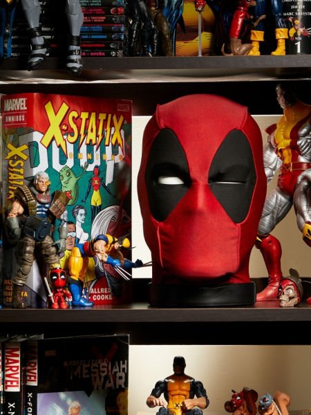 Marvel Legends Deadpool's Head Premium İnteraktif Kafa Heykeli