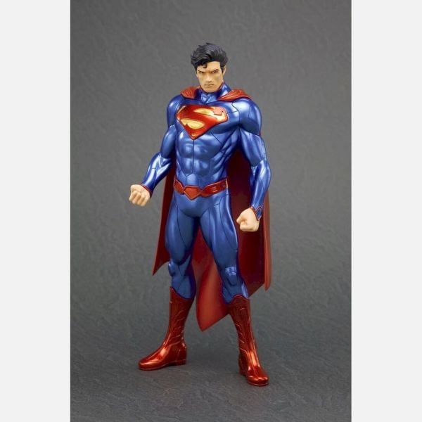 DC Comics - Superman New 52 ARTFX+ 1/10 Scale Heykel