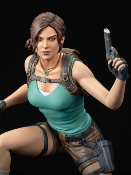 Tomb Raider - Lara Croft Heykel