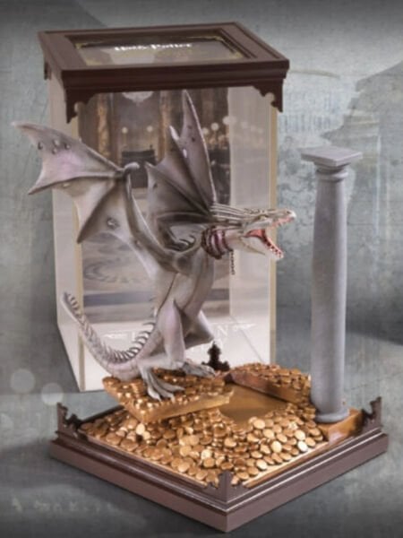 Harry Potter - Magical Creatures No.5 Ukrainian Ironbelly Diaroma Heykel