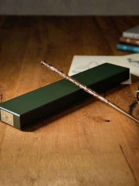 Harry Potter - Hermione Granger Asa (Ollivanders Koleksiyon Kutusunda)