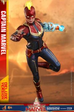 Captain Marvel Deluxe Version Sixth Scale Figure