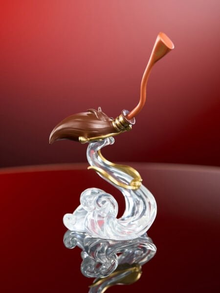 Harry Potter Prop Ups - Nimbus 2000 & Golden Snitch