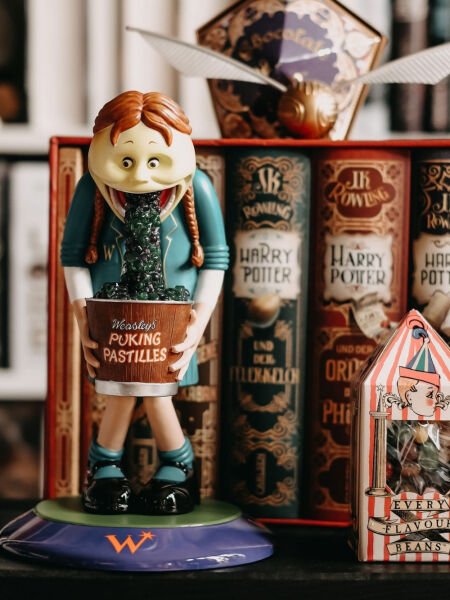 Harry Potter -  Weasley Puking Pastilles Single Bookend (Kitap Desteği)