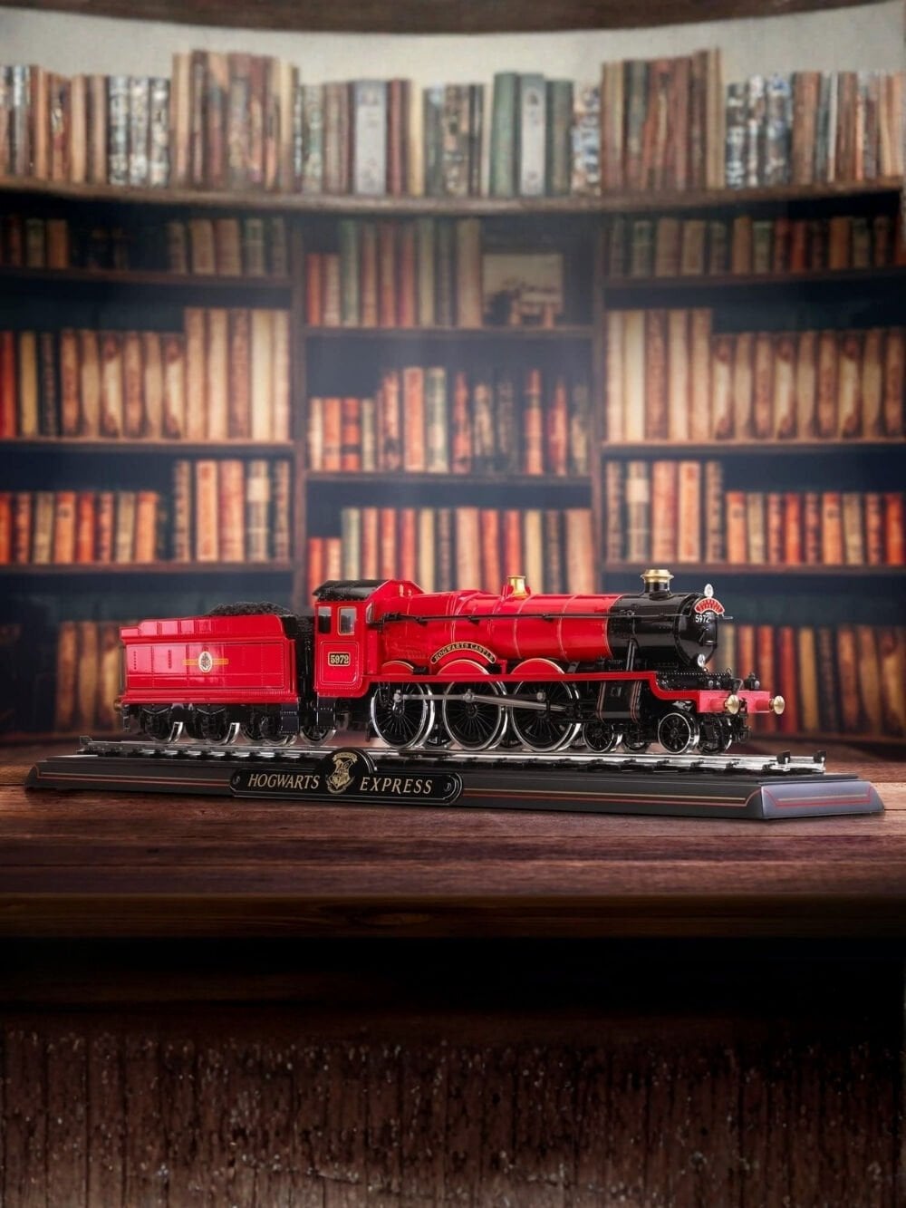 Harry Potter -  Hogwarts Express Die Cast Train Model and Base