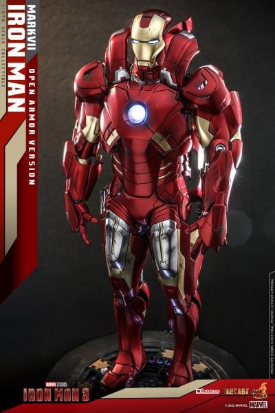 Iron Man 3 - Iron Man Mark VII (Open Armor Version) 1/6 Scale Diaroma Figürü