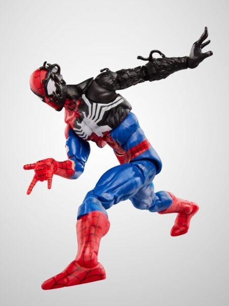 Marvel Legends Secret Wars Spider-Man (Alien Costume) Aksiyon Figürü