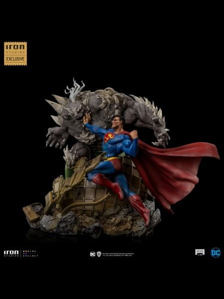 DC Comics - Superman vs Doomsday 1/10 Art Scale Limited Edition Exclusive Diorama Heykel