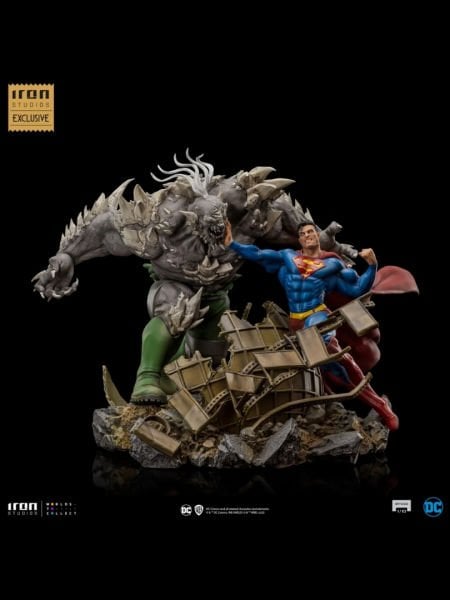 DC Comics - Superman vs Doomsday 1/10 Art Scale Limited Edition Exclusive Diorama Heykel