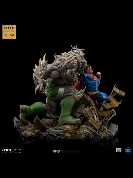 DC Comics - Superman vs Doomsday 1/10 Art Scale Limited Edition Exclusive Diorama Heykel