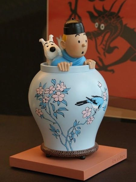 Tintin - Tintin & Milou Blue Lotus Vase (Potiche Lotus bleu) Heykel