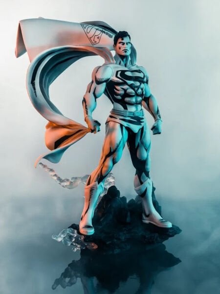 DC Heores - Superman Black & White Version 1/8 Scale PX Exclusive Heykel