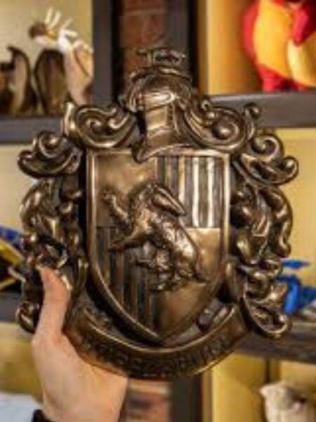 Harry Potter - Hufflepuff Armalı Duvar Dekoru (Hufflepuff Crest Wall Art)