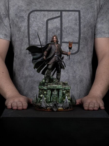 Lord of the Rings - Aragorn Unleashed 1/10 Art Scale Limited Edition Heykel