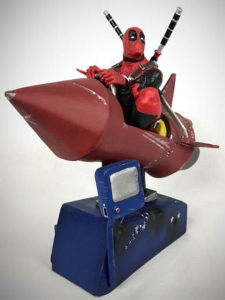 Marvel Comics - Deadpool Rocket Ride Limited Edition Premium Motion Heykel